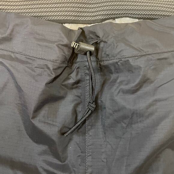 READ Patagonia Men’s L Nylon Rain Pants Black Zip Ankles Hiking Shell Drawstring - Picture 8 of 9